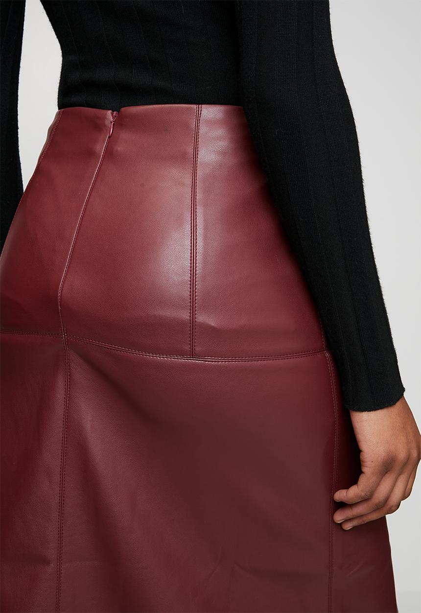 Izabel London - High Waisted A-Line Faux Leather Maxi Skirt - Red Dahlia