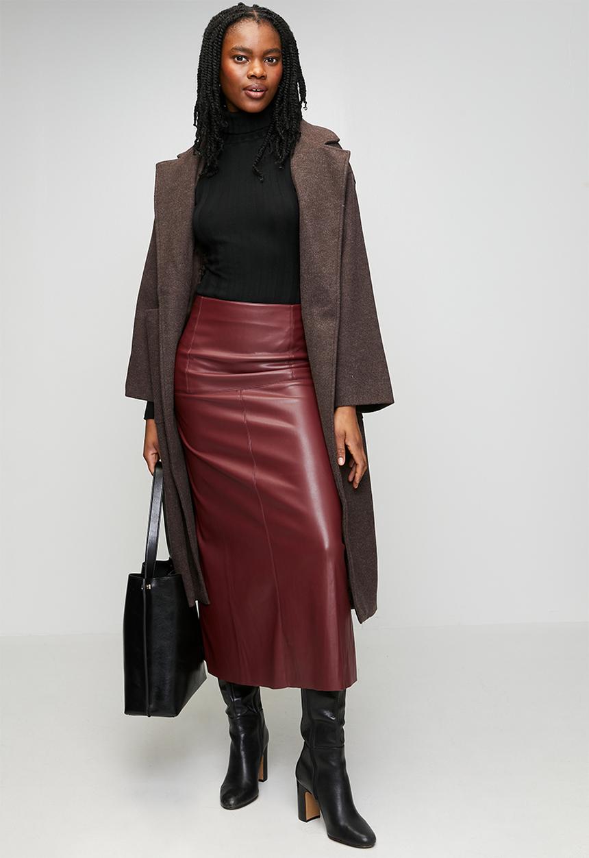 Izabel London - High Waisted A-Line Faux Leather Maxi Skirt - Red Dahlia