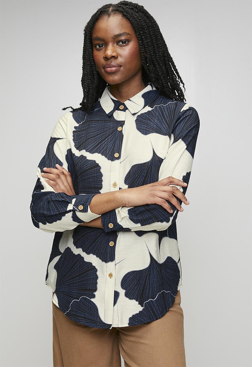 MANDI - L//S Button Through Blouse With Wood Buttons - White
