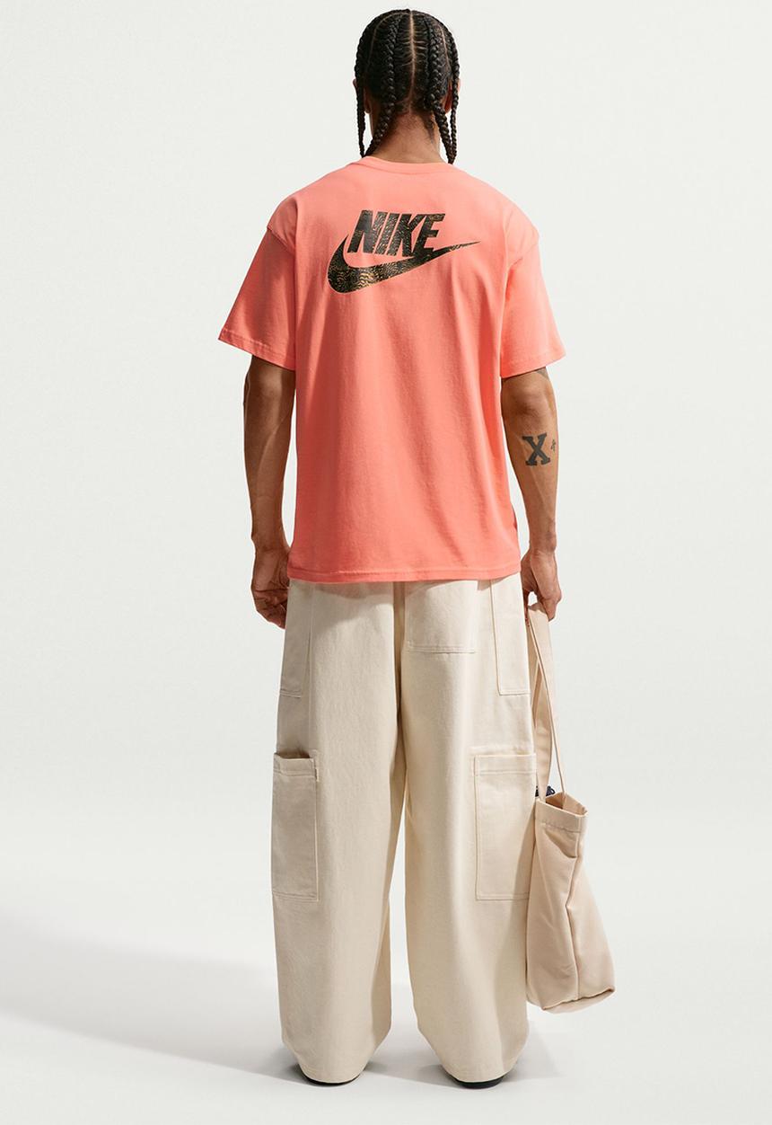 Nike - NSW  Loose Celebrate Future Tee  - ORANGE FROST