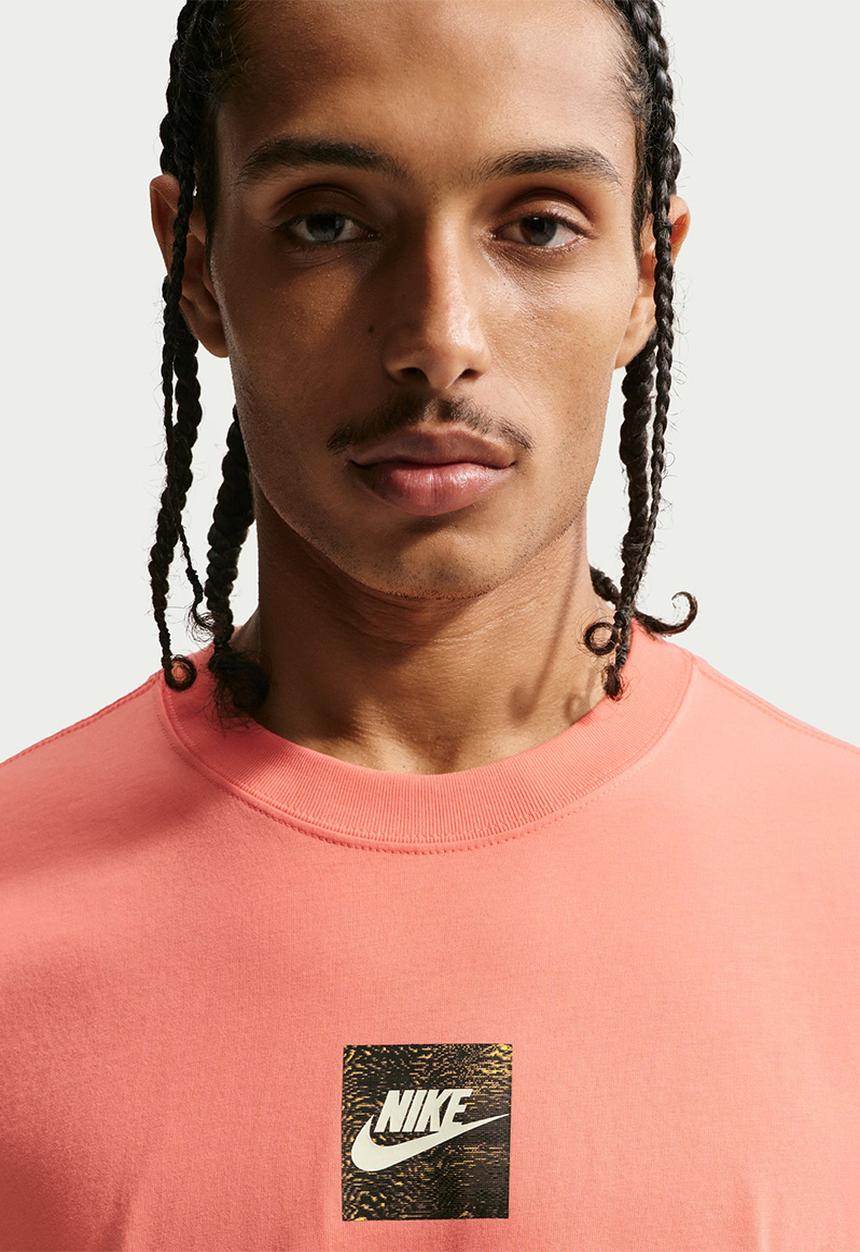 Nike - NSW  Loose Celebrate Future Tee  - ORANGE FROST