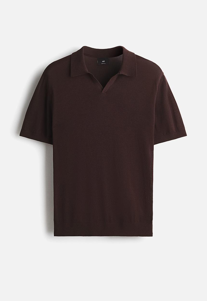 H&M - Regular fit v-neck polo shirt - dark brown