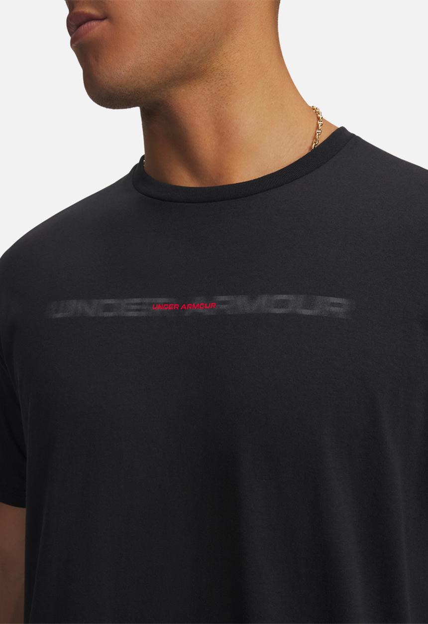 Under Armour - UABlur Wordmark  SS Tee  - Black /  / Red