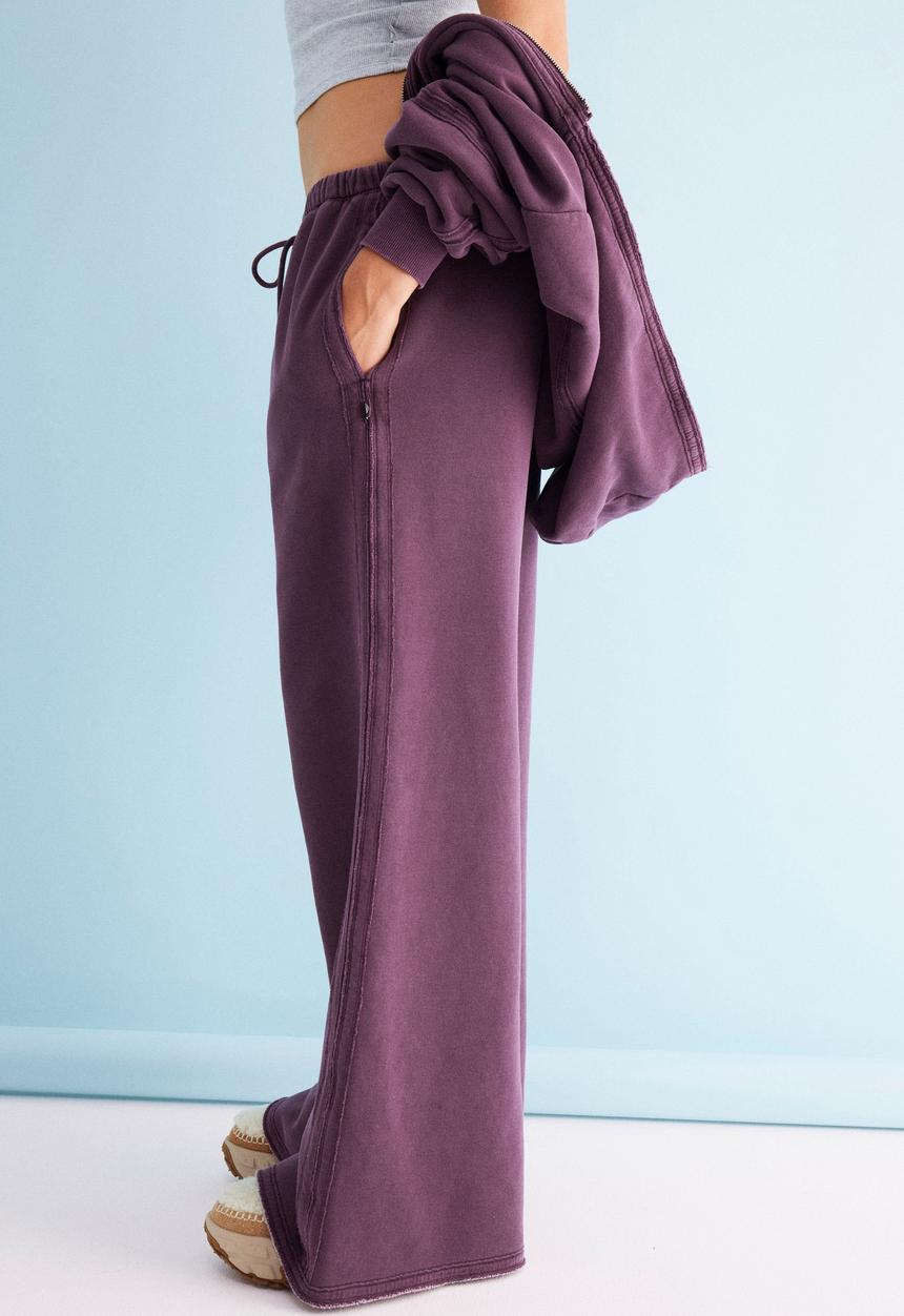Cotton On - Active Raw Edge Wide Leg Sweatpant - Washed Choc Plum