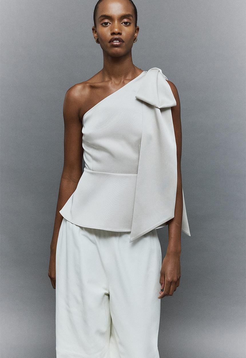 Bow-detail one-shoulder top - cream - 1310382003.