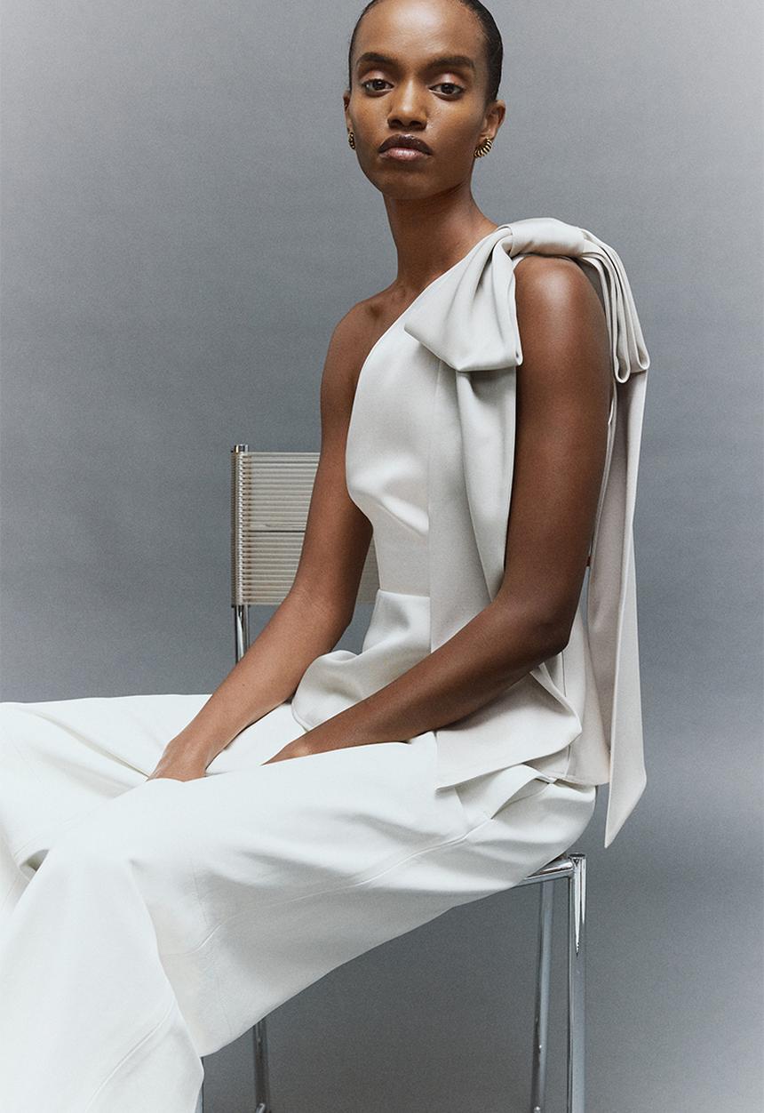 Bow-detail one-shoulder top - cream - 1310382003.
