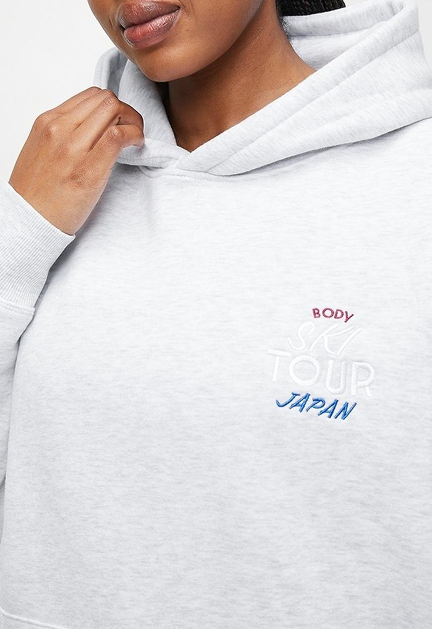 Cotton On - Plus Plush Premium Graphic Hoodie - Cloudy Grey Marle/Ski Tour