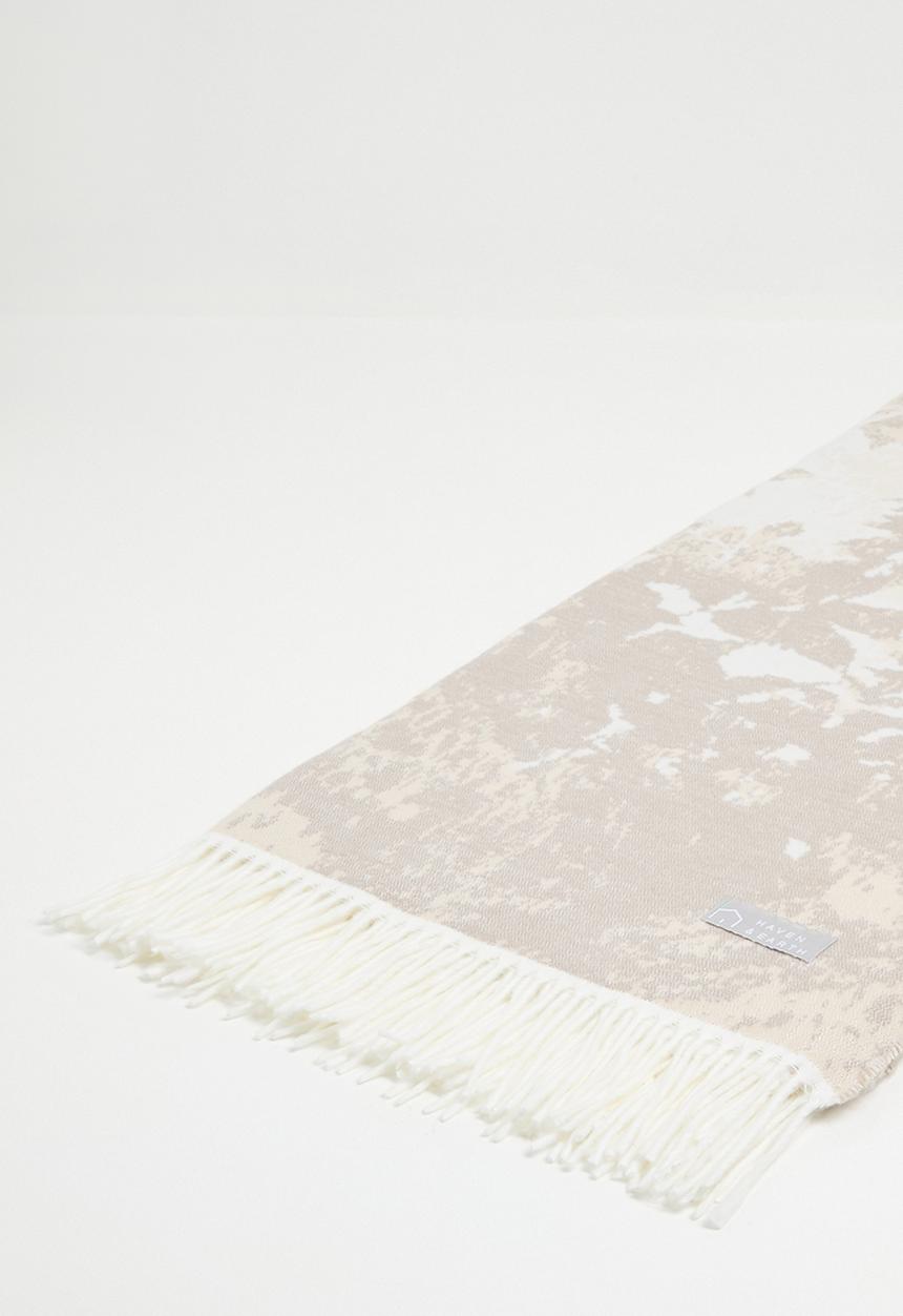 Haven & Earth  - Bella Vita floral Throw - Cobblestone/Bone