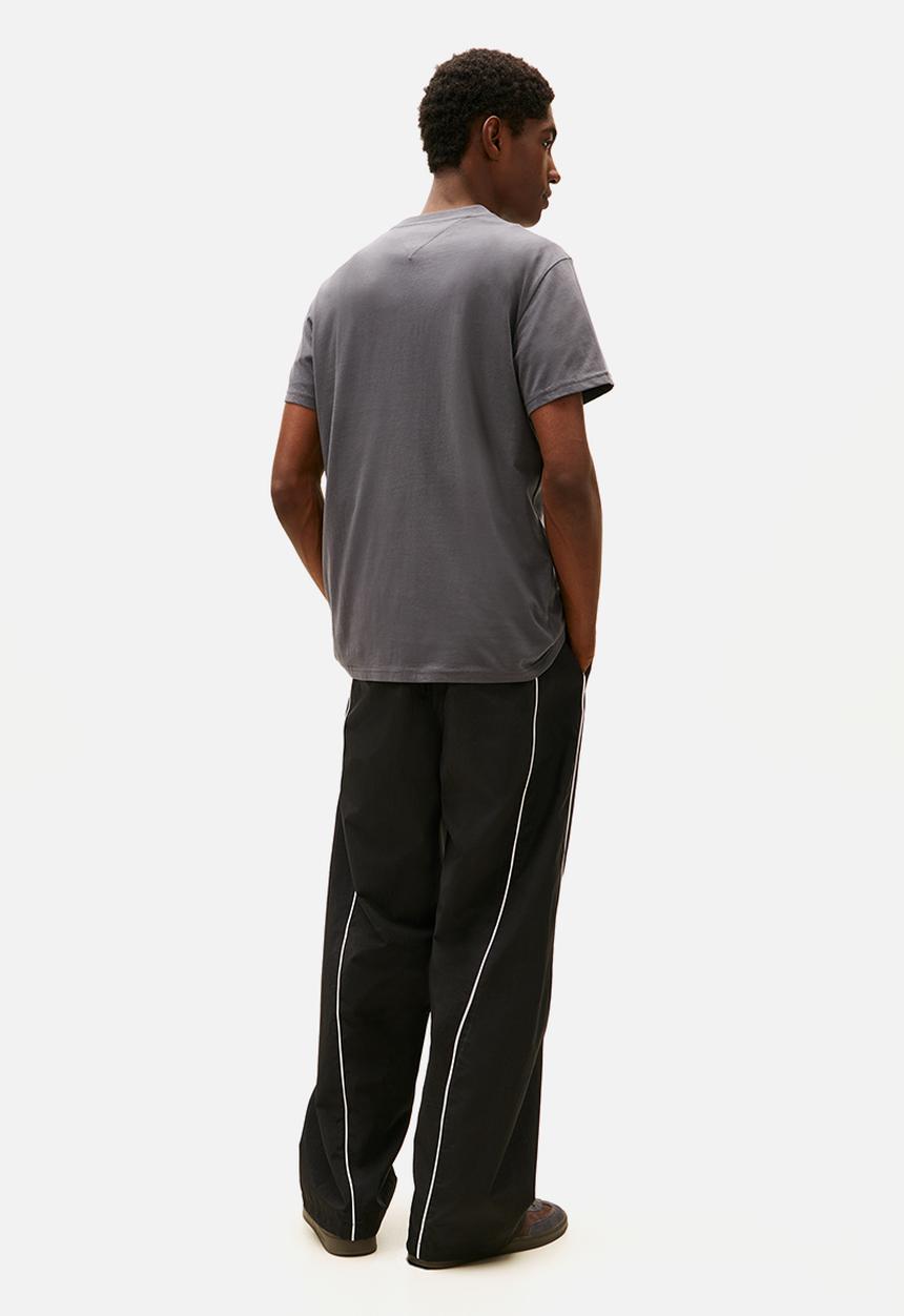 Tommy Hilfiger - Tjm Slim Linear Chest Tee Ext - Washed Black