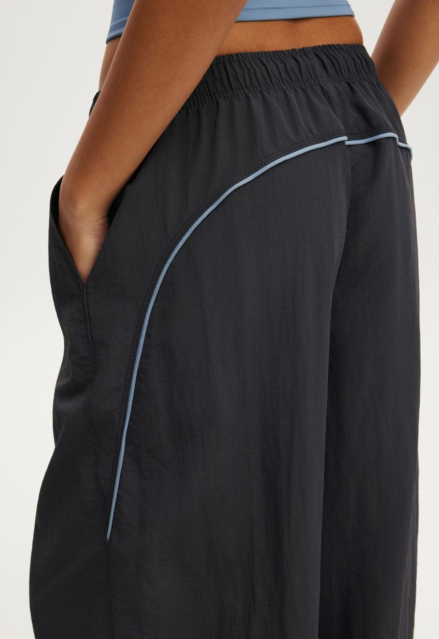 Cotton On - Off Side Woven Sweatpant - Graphite