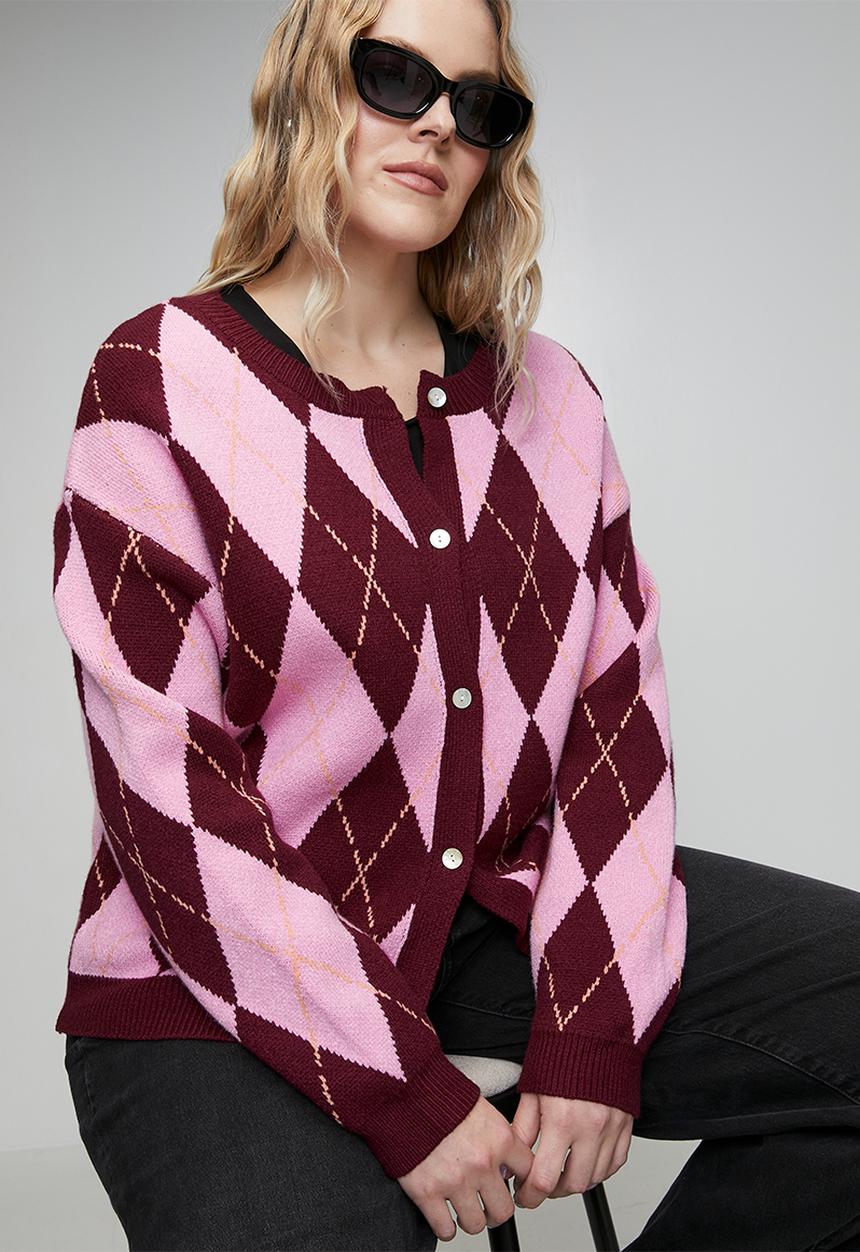 Me&B - Plus Heavyweight Cardigan in Argyle - Multi