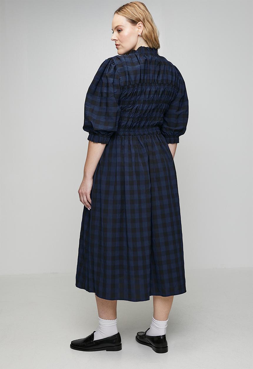 Me&B - Plus Gingham Shirred Midi Dress - Navy/Black