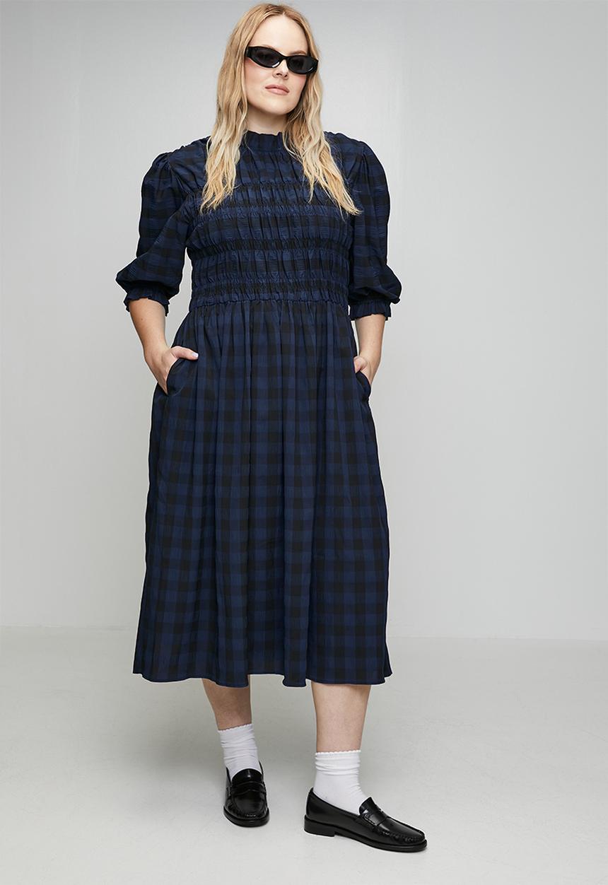 Me&B - Plus Gingham Shirred Midi Dress - Navy/Black