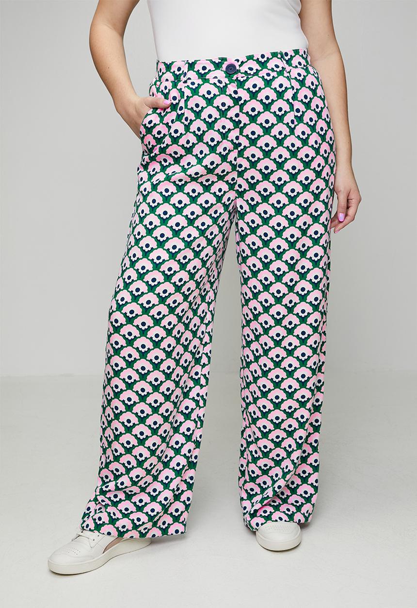 Me&B - Plus Straight Leg Trousers in Geo Floral - Multi
