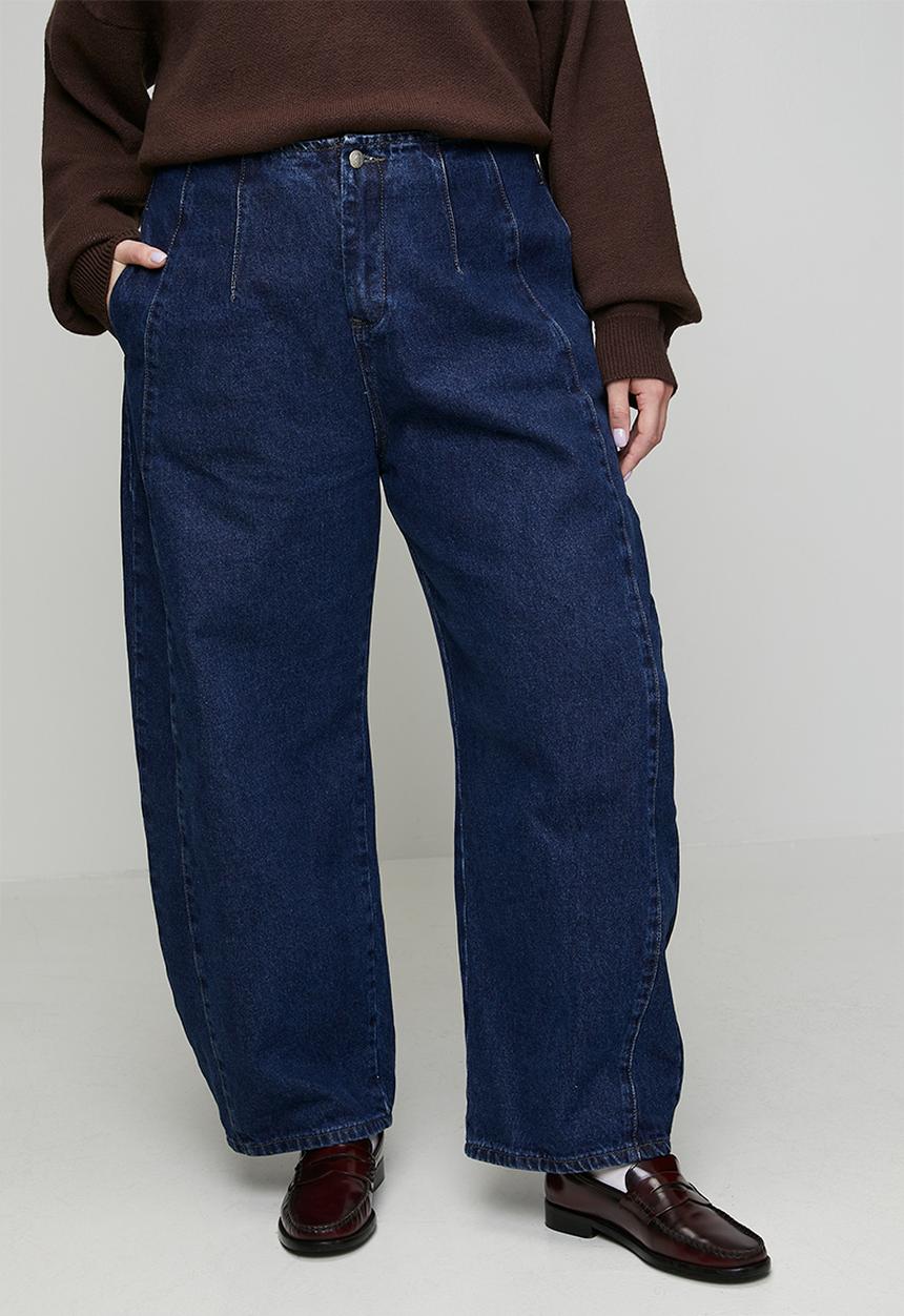 Me&B - Plus Contour Waist Barrel Leg Jeans - Medium Wash
