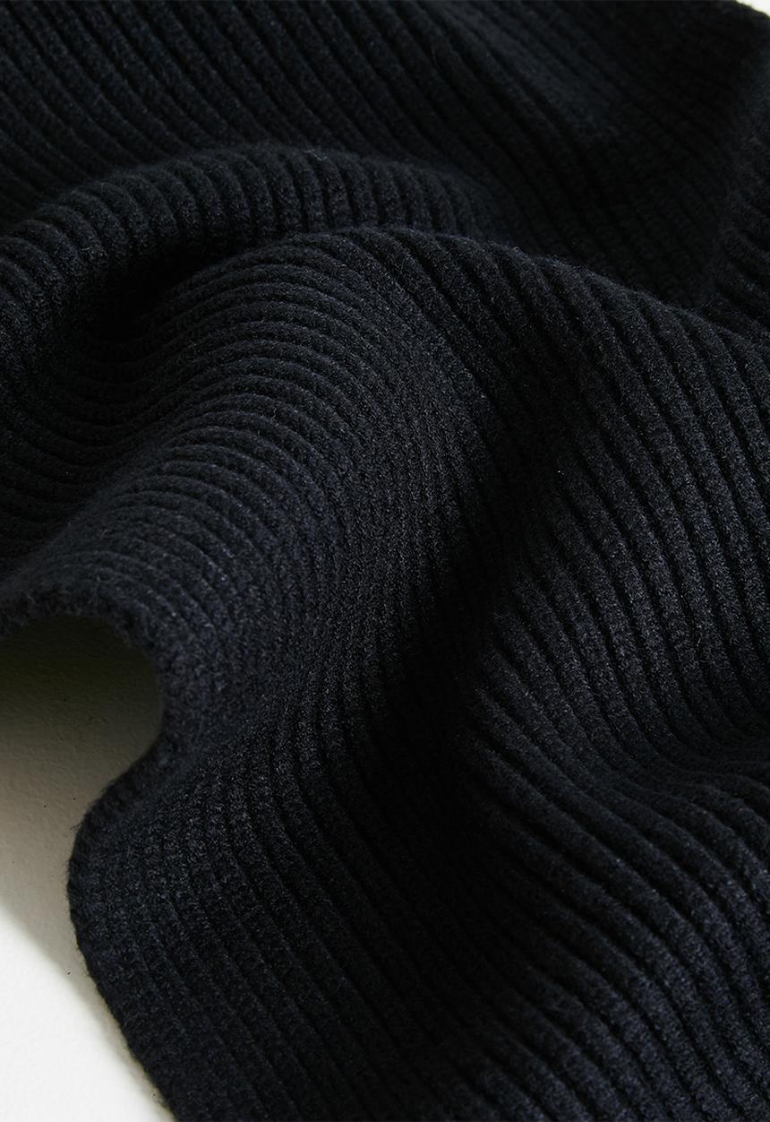 POLO - Knitted Scarf - Black