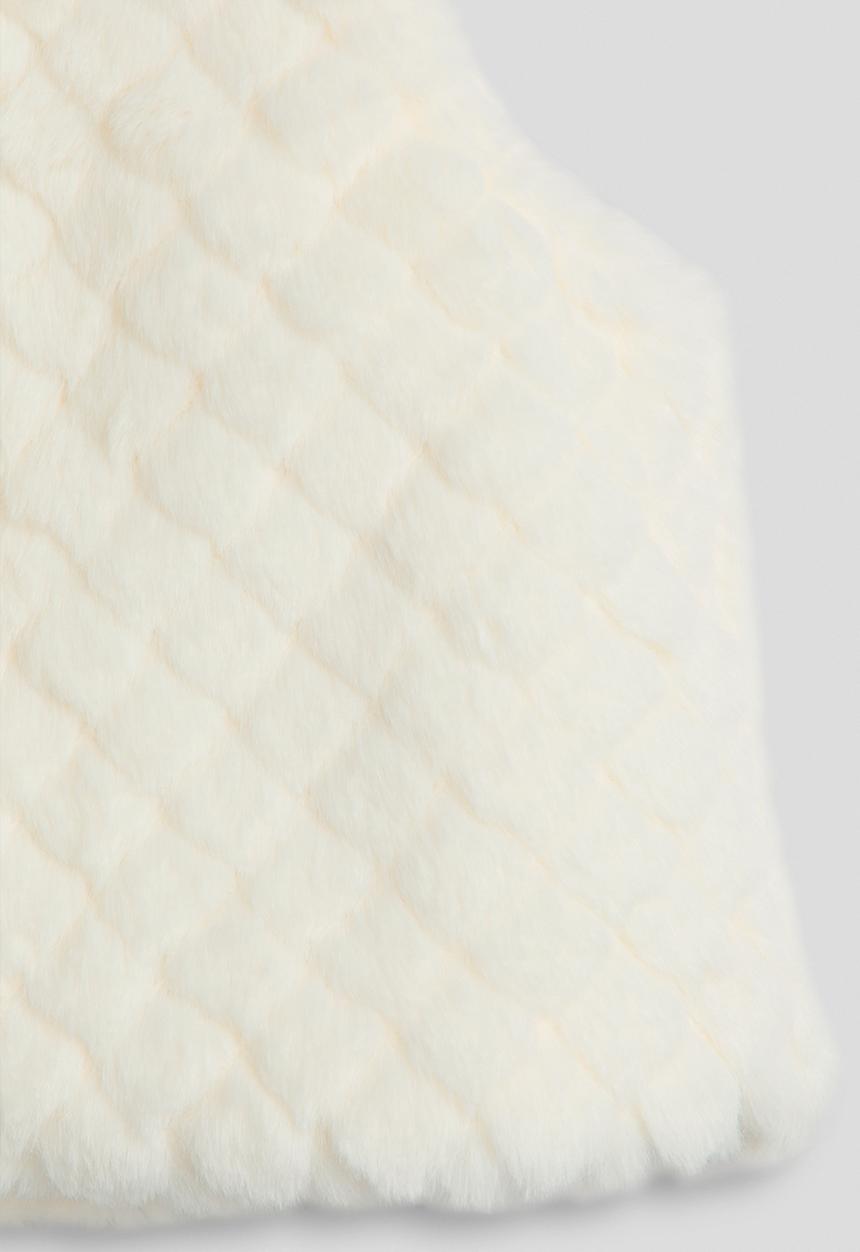 Pop Candy - Plush curved hem vest - white