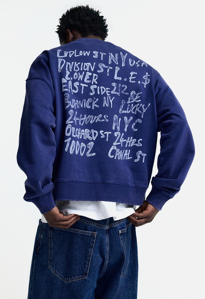 H&M - Oversized fit printed sweatshirt - dark blue/orchard st
