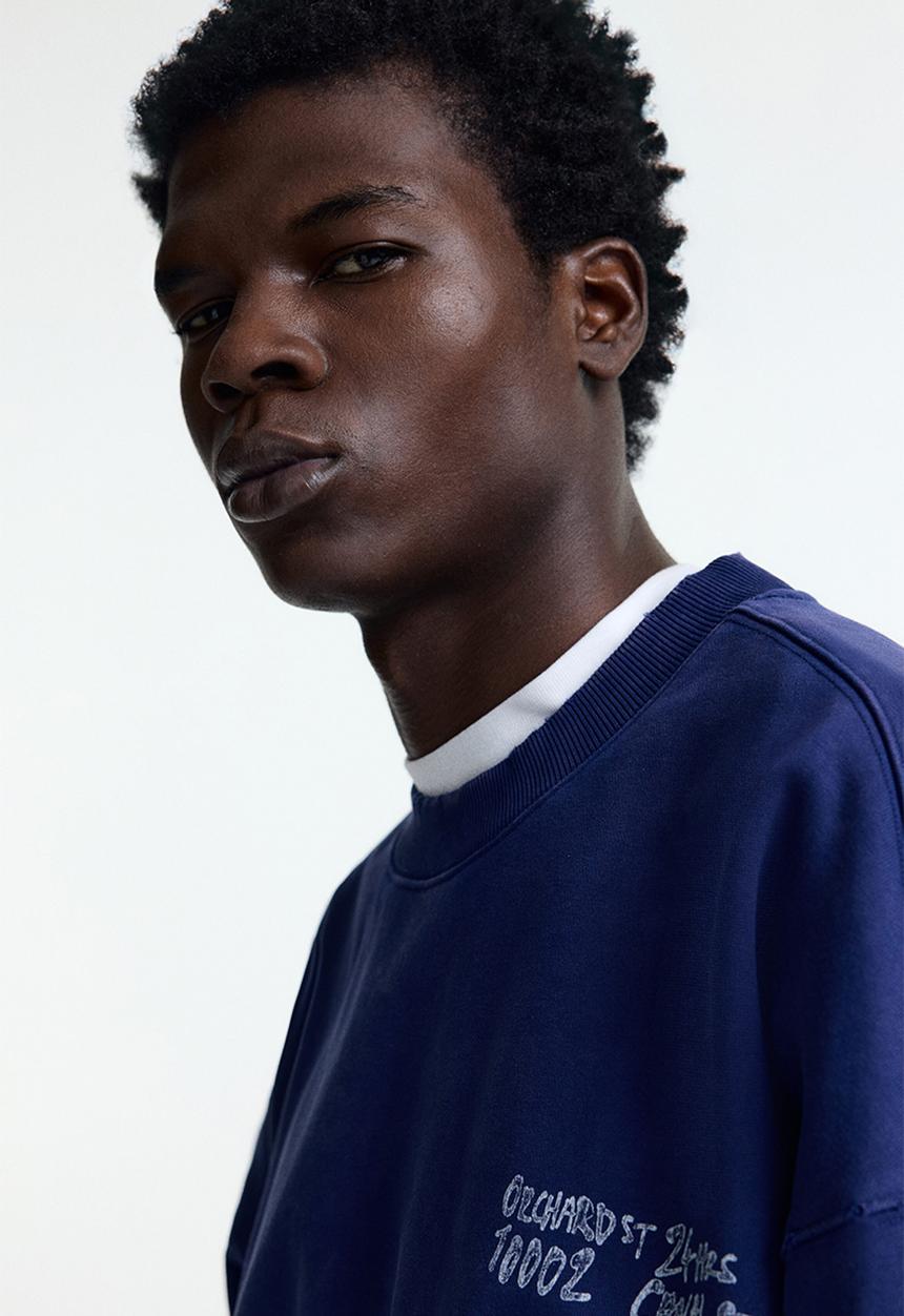 H&M - Oversized fit printed sweatshirt - dark blue/orchard st