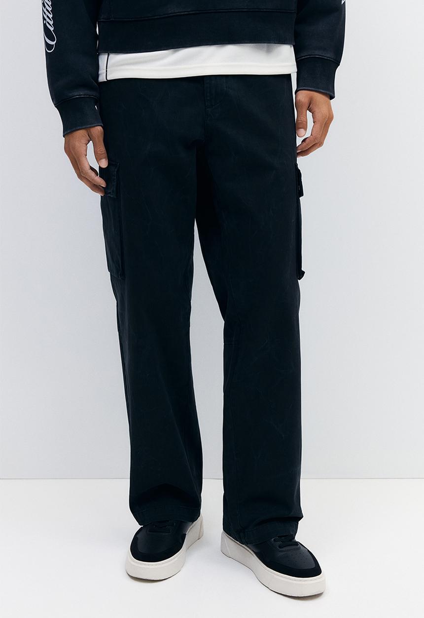 H&M - Relaxed fit cargo trousers - washed black