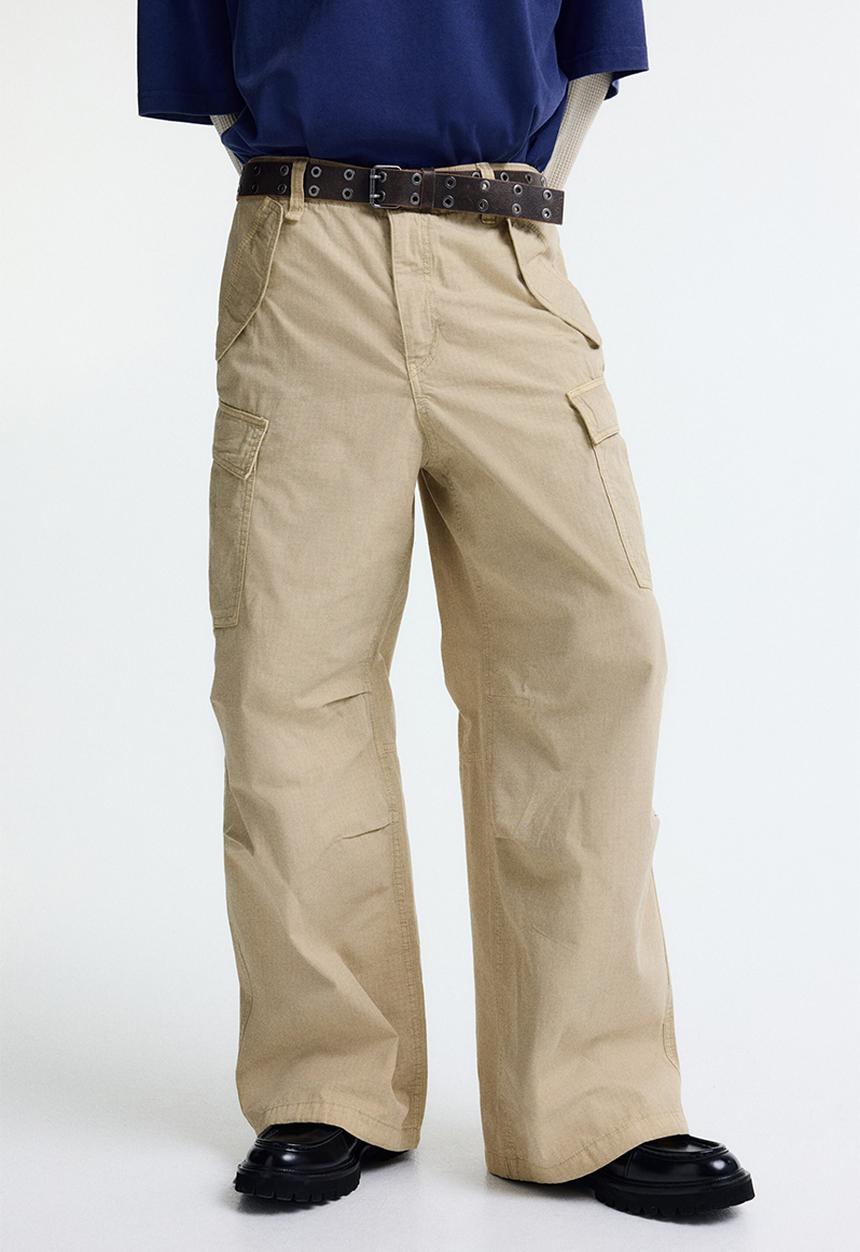 H&M - Loose fit cargo trousers - beige