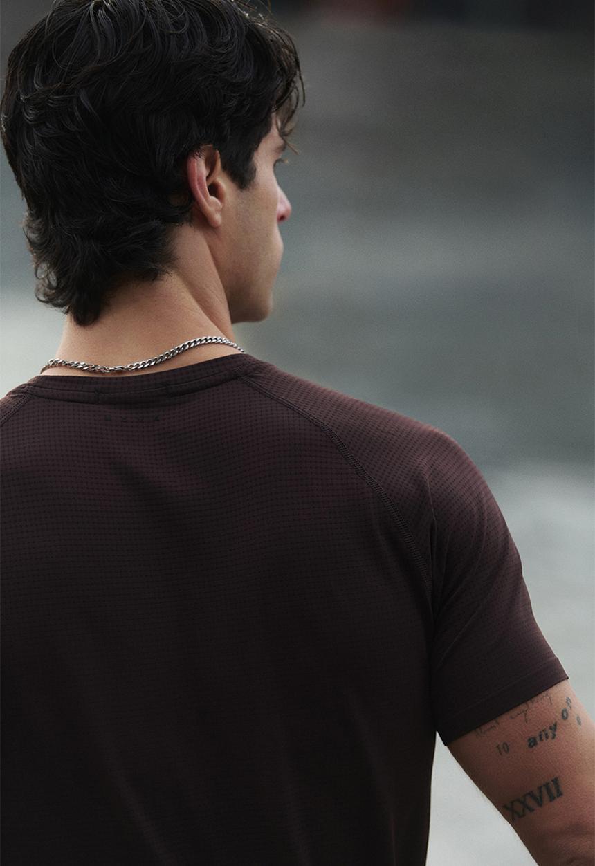 H&M - Muscle fit sports t-shirt with drymove™ - dark brown