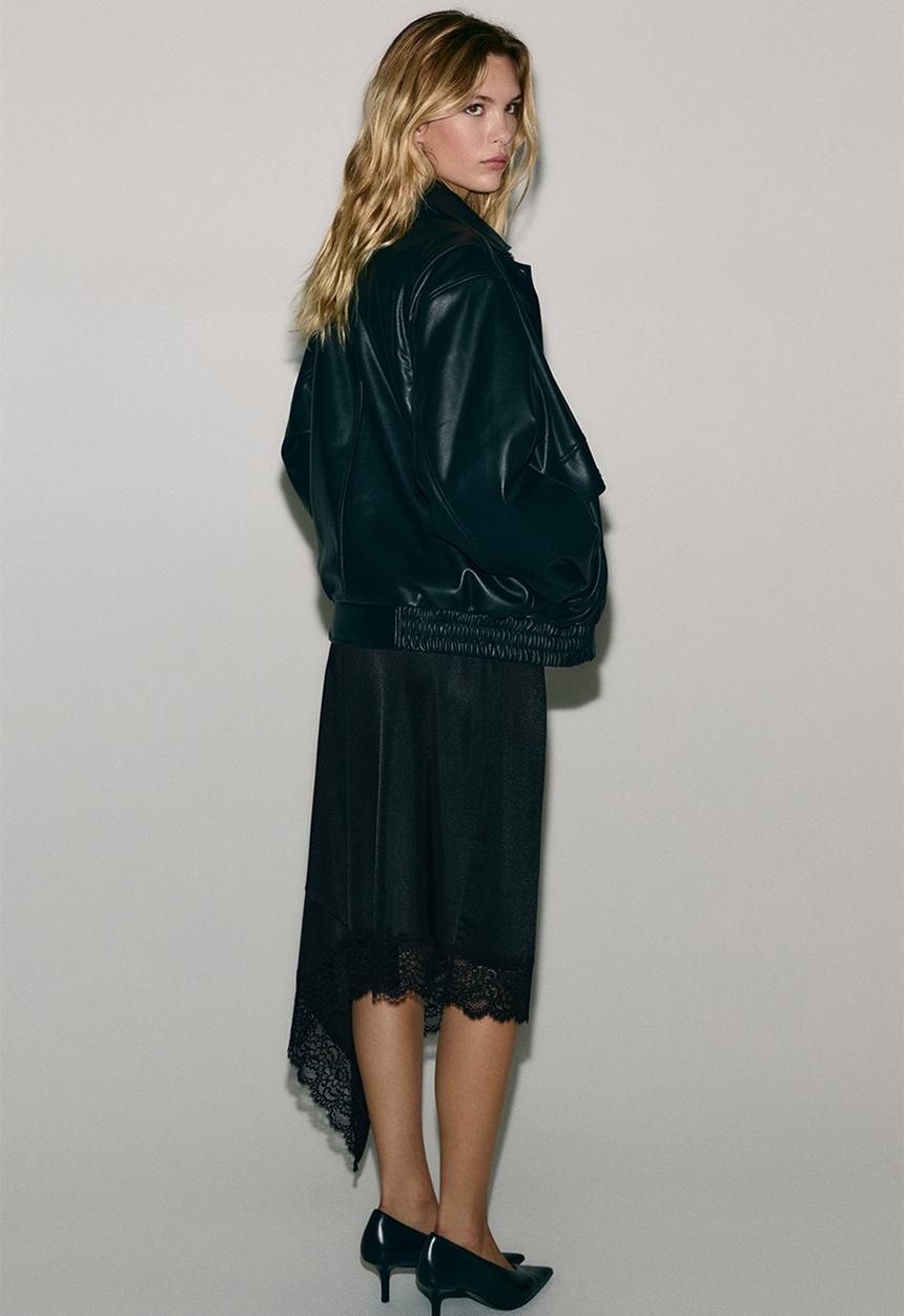 H&M - Asymmetric lace-trimmed skirt - black