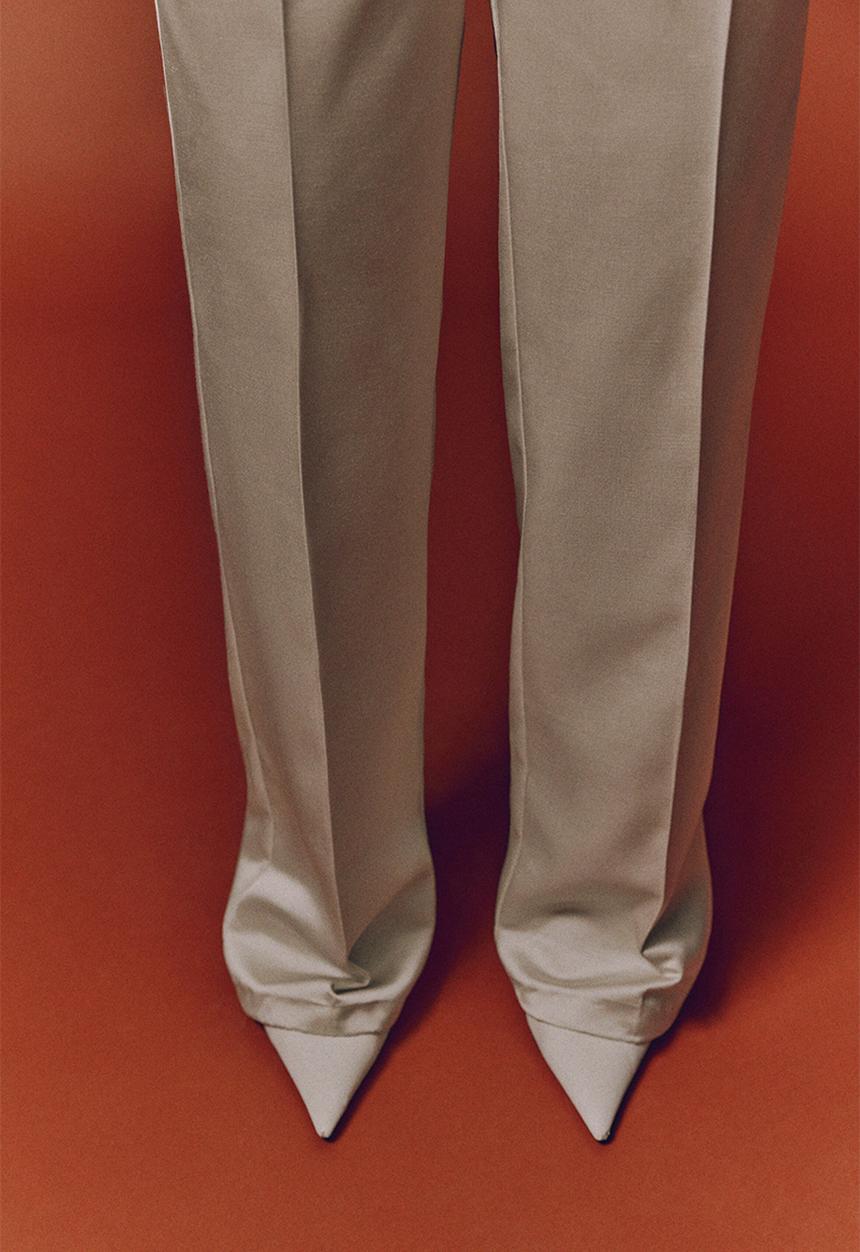 H&M - High-waisted tailored trousers - cream