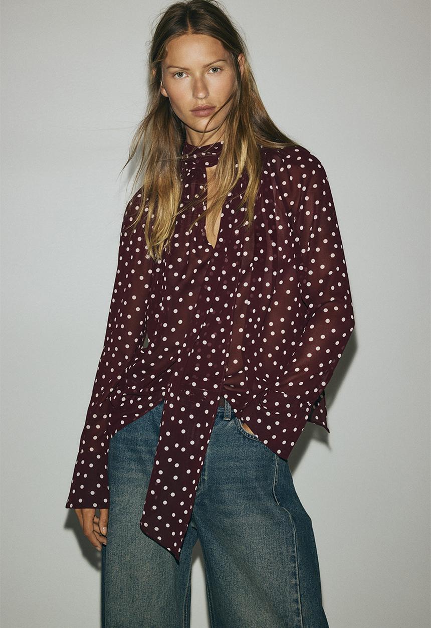 H&M - Scarf-collar blouse - burgundy/spotted