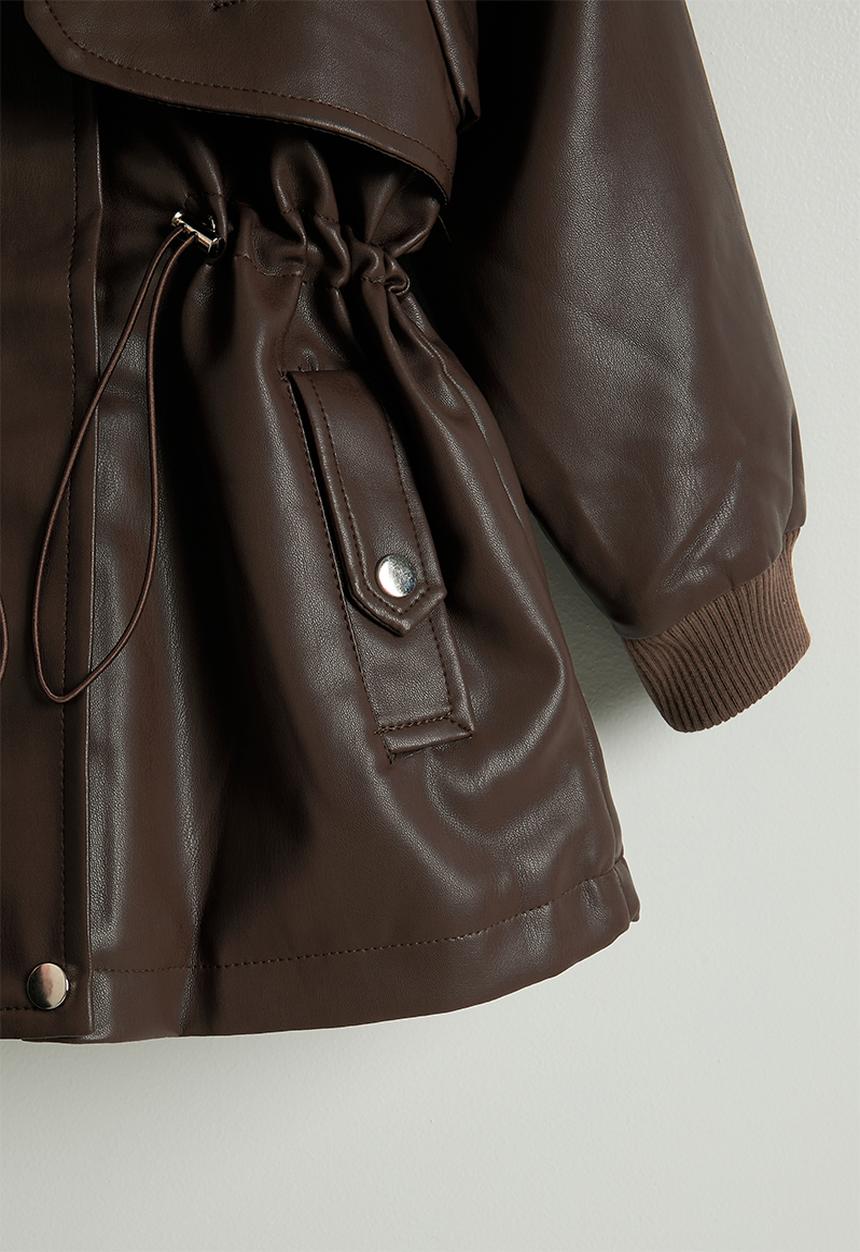 Pop Candy - PU trench coat with faux fur collar - dark choc