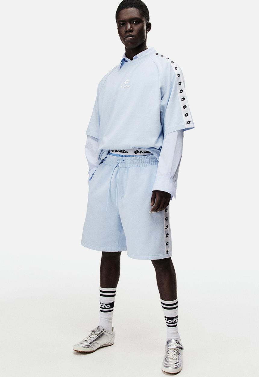 H&M - Lotto H&M: Regular fit sweatshorts - light blue/lotto