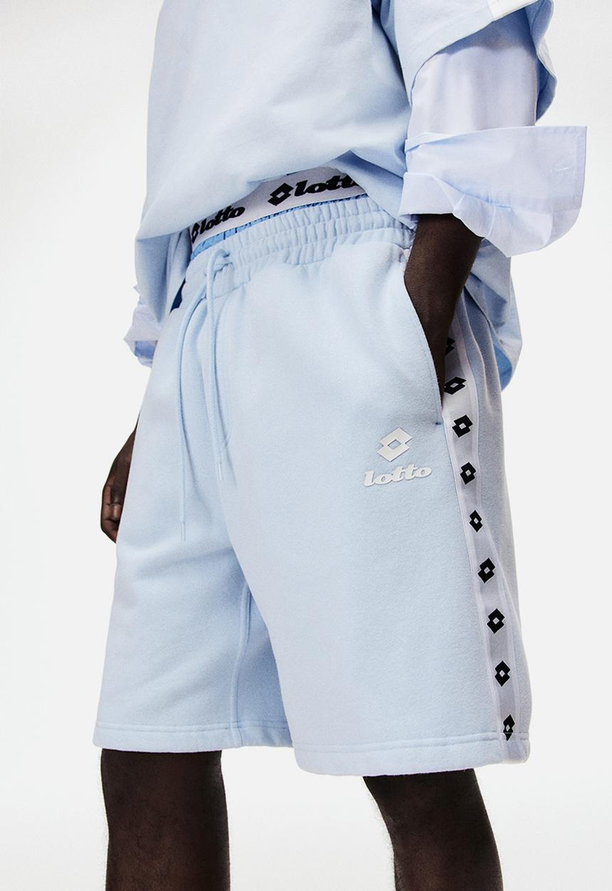 H&M - Lotto H&M: Regular fit sweatshorts - light blue/lotto