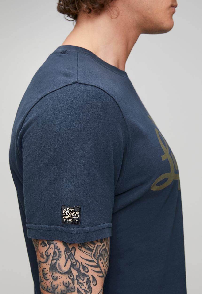 Superdry. - Heritage Brand Relaxed Tee - Eclipse Navy