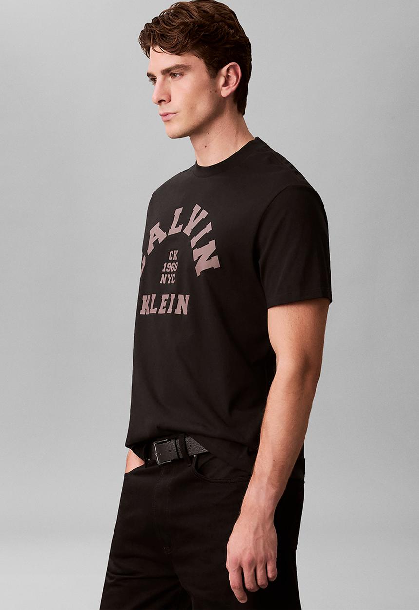 Calvin Klein - Ss 20S Ln Calvin College Graphic Tee - Black
