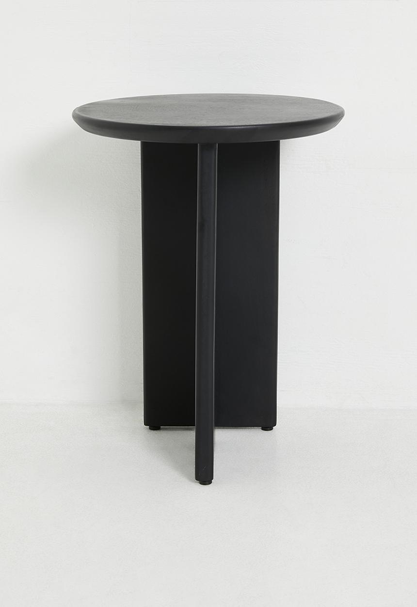 Sixth Floor - Nico side table - black