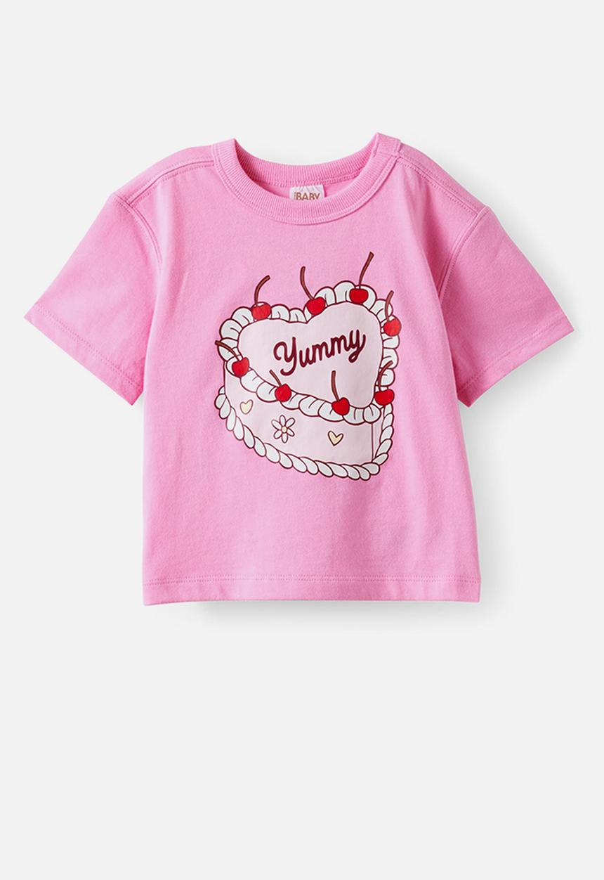 Cotton On - Bobbi Short Sleeve Graphic Tee - Strawberry/Milk Yummy