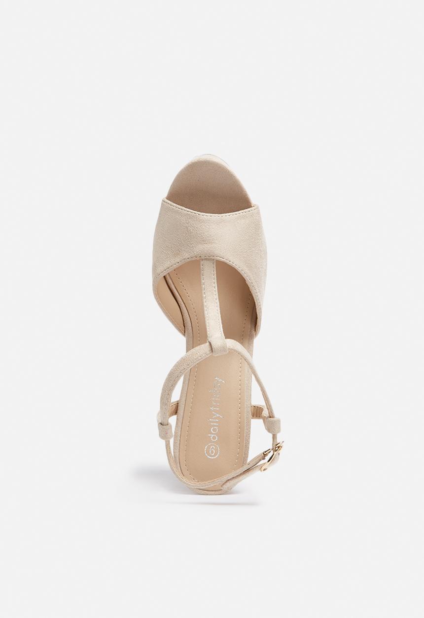 dailyfriday - Saskia