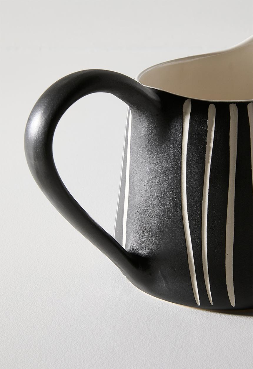 Urchin Art - Les Jug Black Matt - Carved Stripes