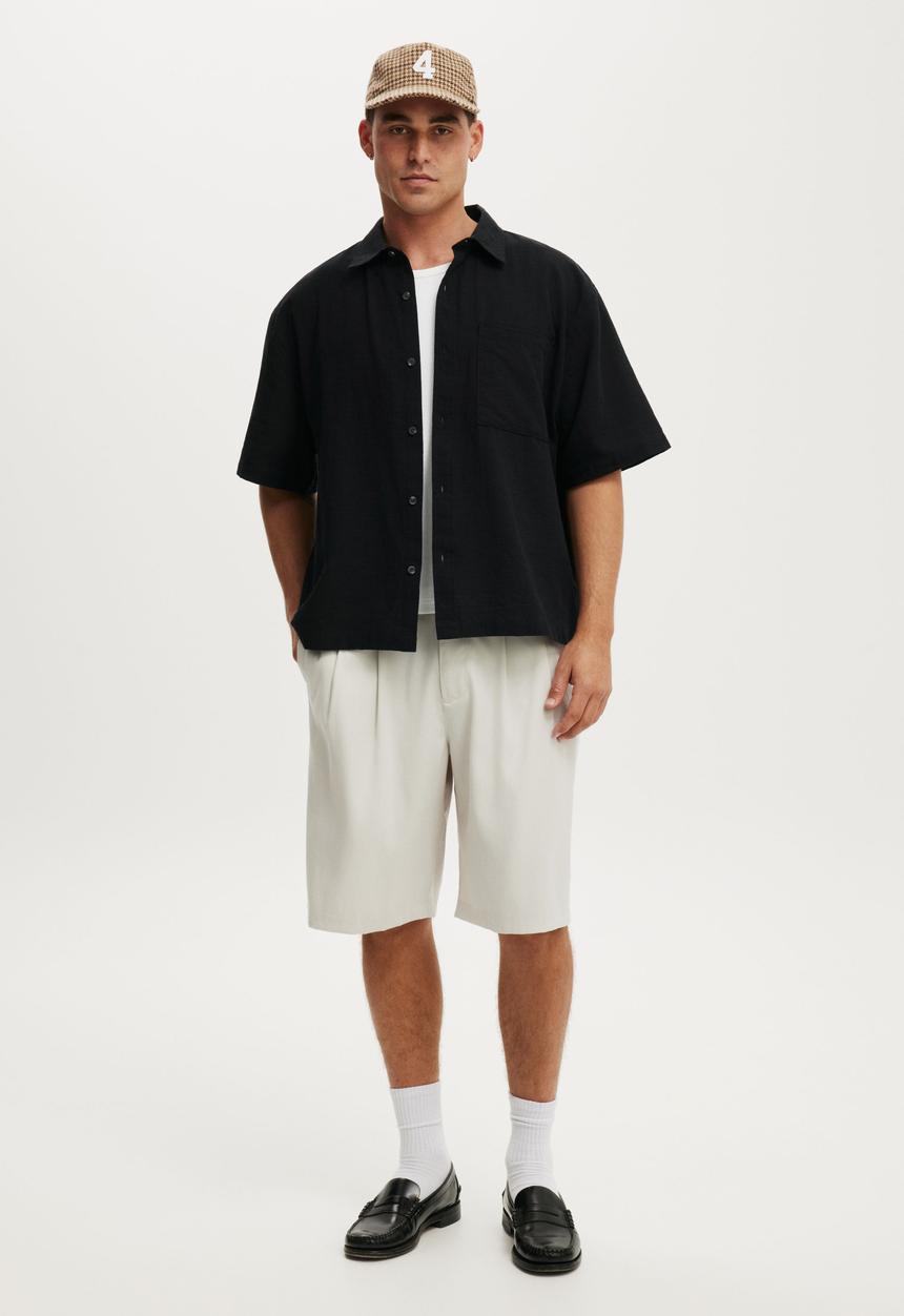 Cotton On - Boxy Fit Short Sleeve Shirt - Black