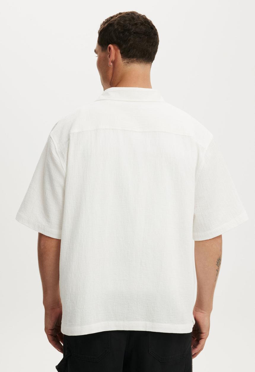 Cotton On - Boxy Fit Short Sleeve Shirt - White