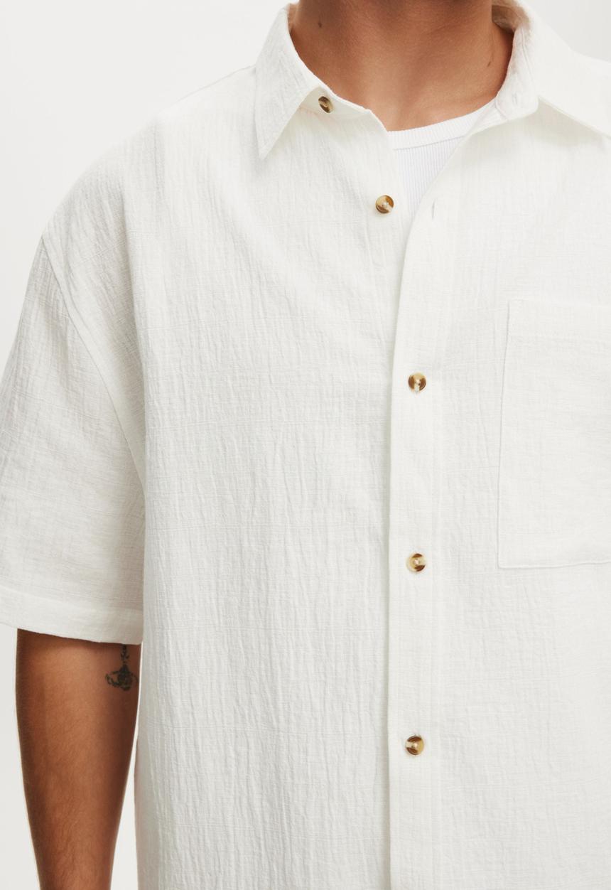 Cotton On - Boxy Fit Short Sleeve Shirt - White