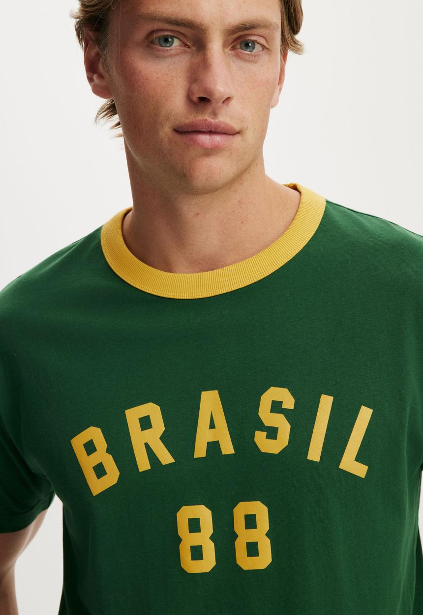 Cotton On - Everyday Fit Graphic T-Shirt - Racing Green / Brasil 88
