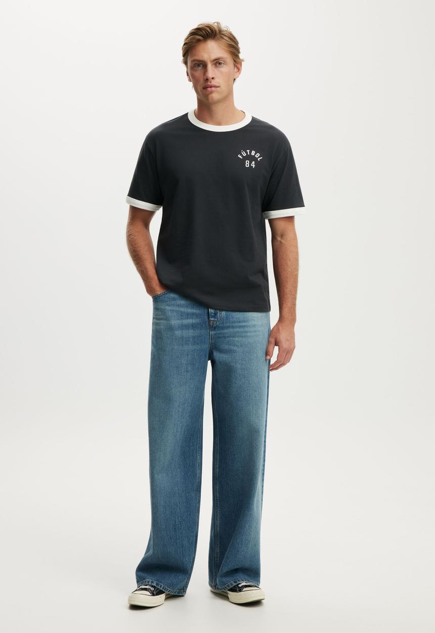 Cotton On - Everyday Fit Graphic T-Shirt - Washed Black / Futbol 84