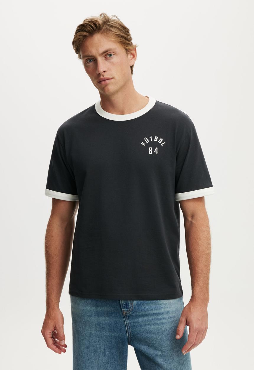 Cotton On - Everyday Fit Graphic T-Shirt - Washed Black / Futbol 84