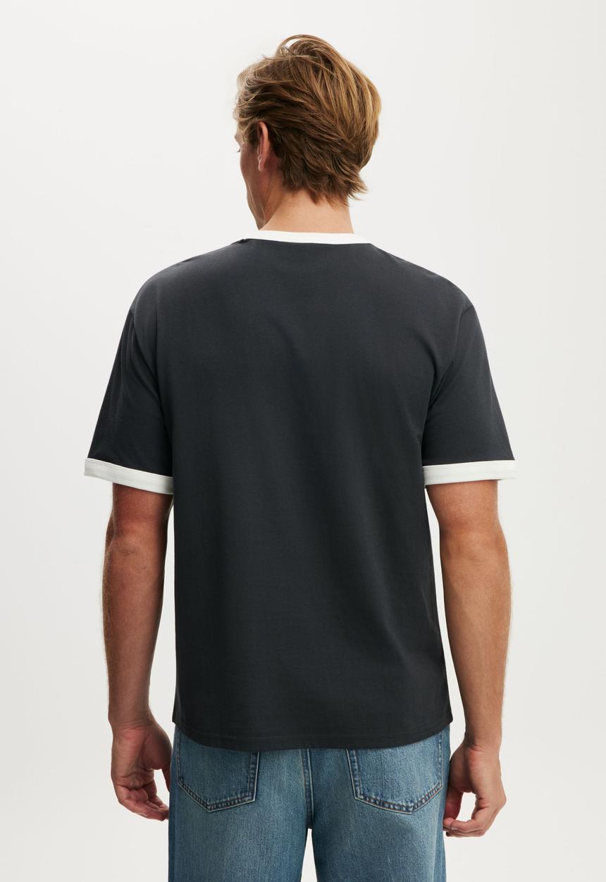 Cotton On - Everyday Fit Graphic T-Shirt - Washed Black / Futbol 84