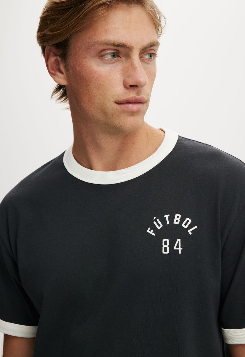Cotton On - Everyday Fit Graphic T-Shirt - Washed Black / Futbol 84
