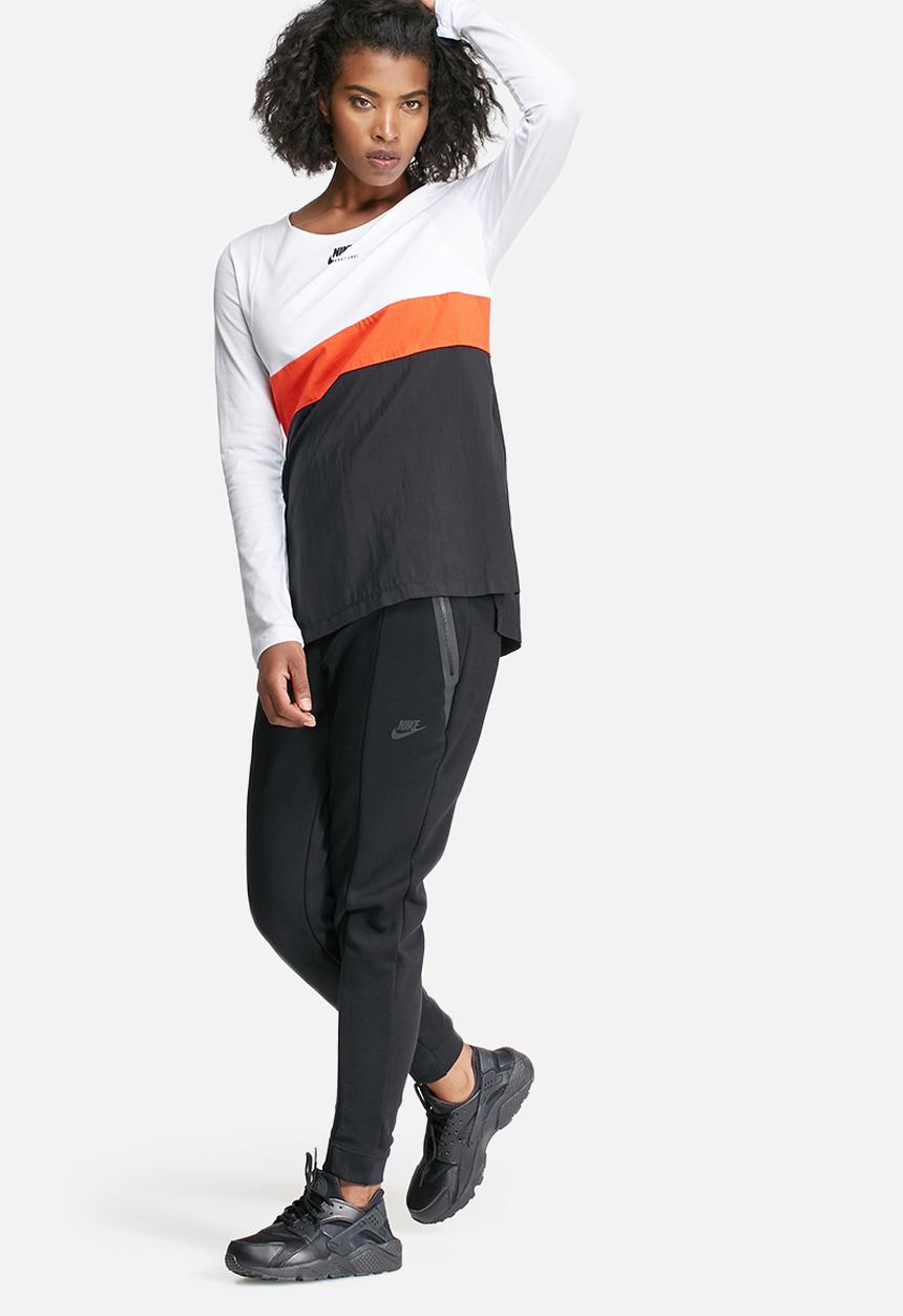 Nike - International long sleeve top