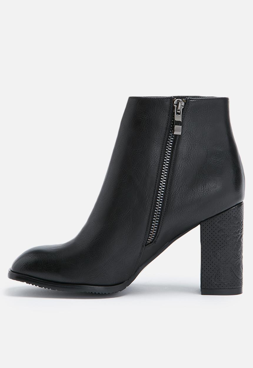 Daisy Street - Alpha embossed heel boot