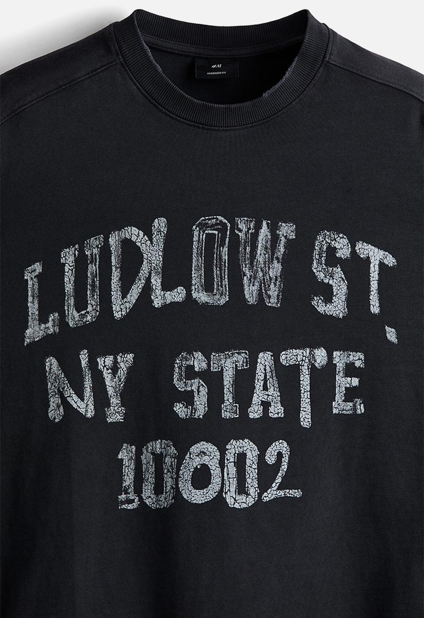 H&M - Oversized fit printed jersey top - dark grey/ludlow st.