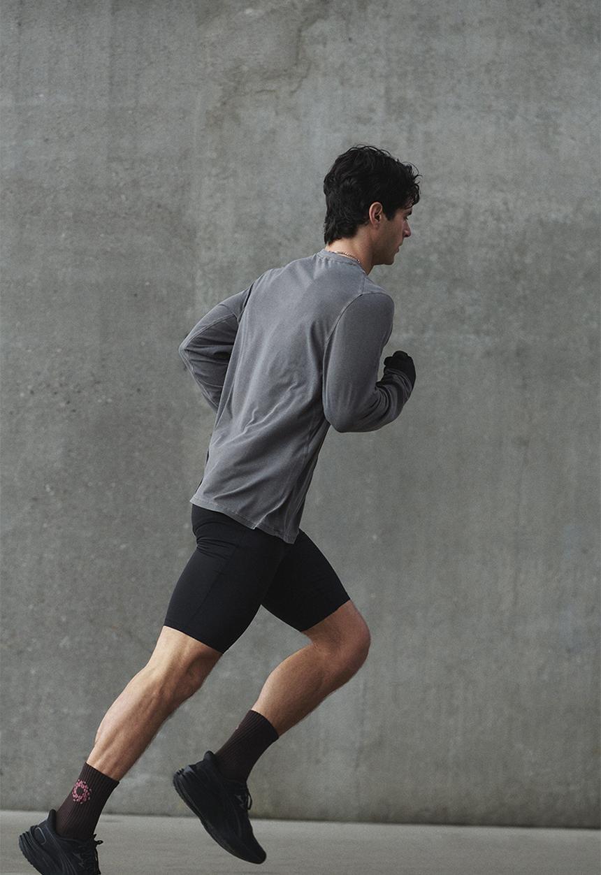 H&M - Regular fit long-sleeve sports top with drymove - dark grey